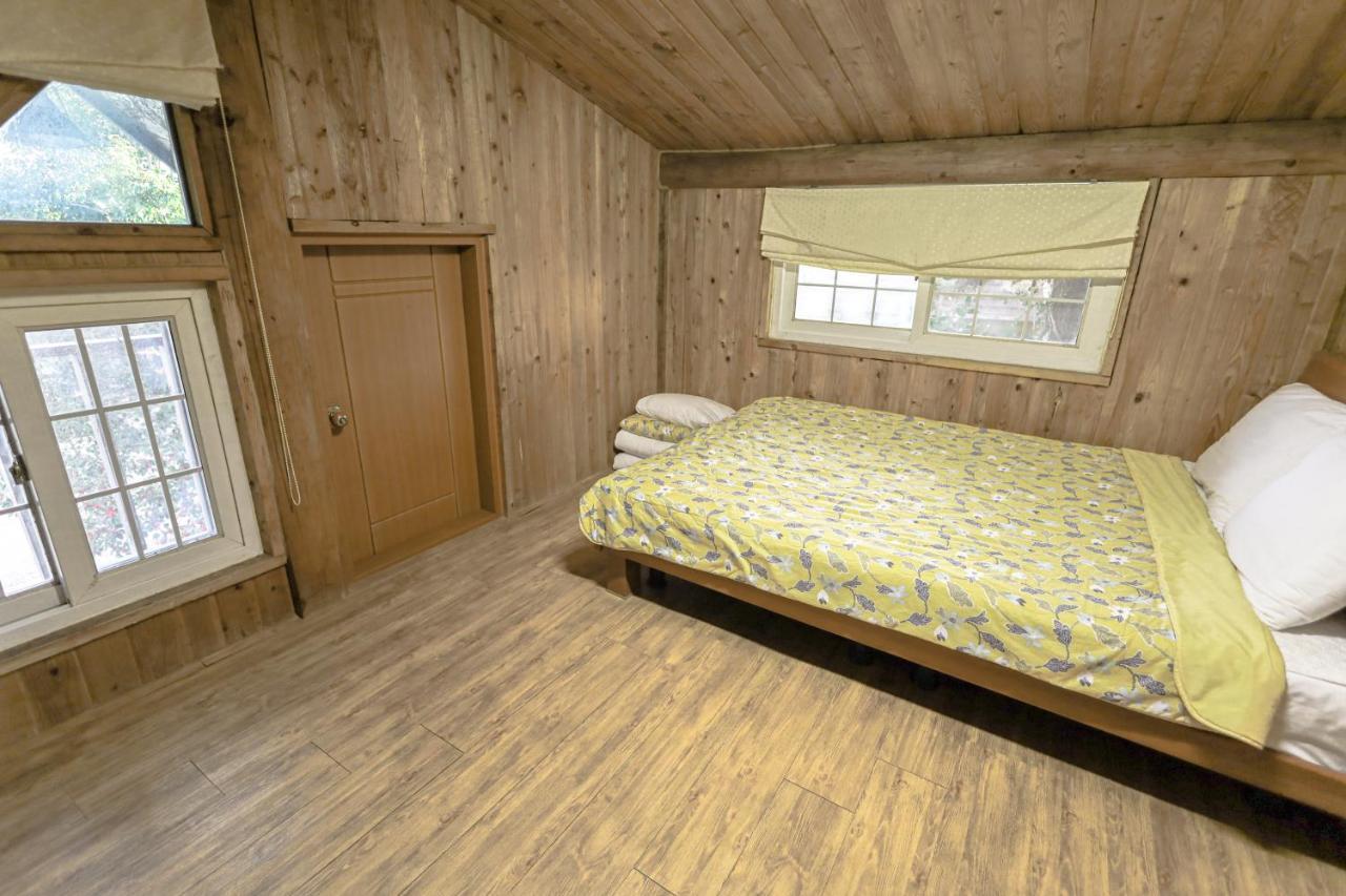 Jeju Log Village Pension Seogwipo Eksteriør billede